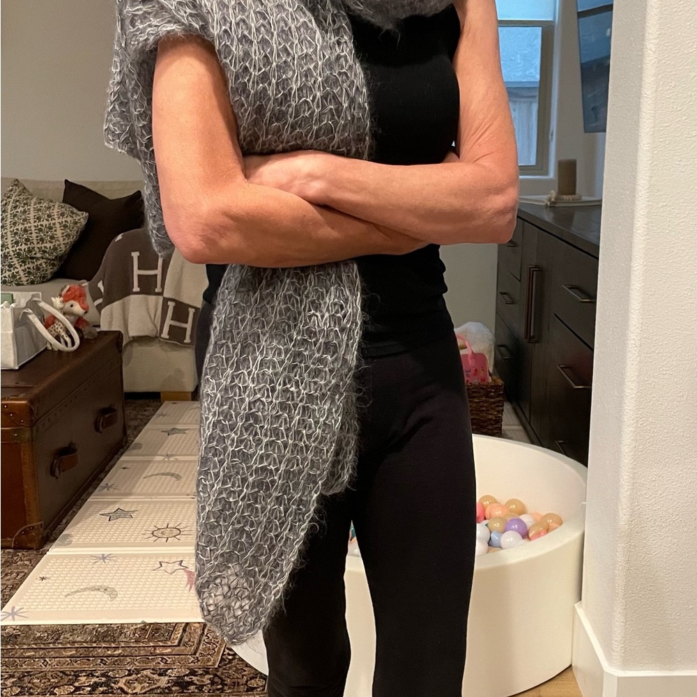 Beautiful Mohair Super Soft Wrap/Scarf - Made in Italy! 🇮🇹 perfect classy layer! - Picture 6 of 9
